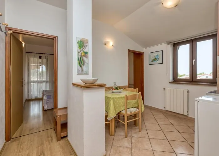 Πανσιόν Ruzica 3*