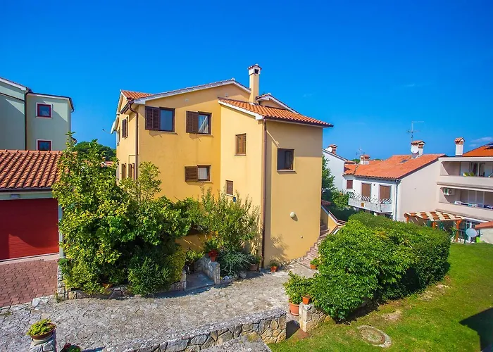 Ruzica Πανσιόν 3*