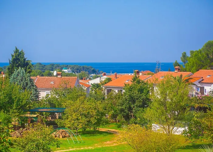 Πανσιόν Ruzica 3*