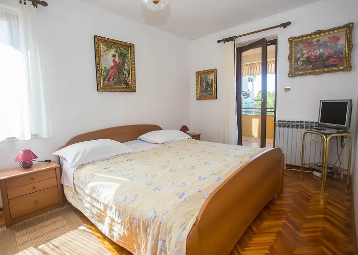 Πανσιόν Ruzica 3*