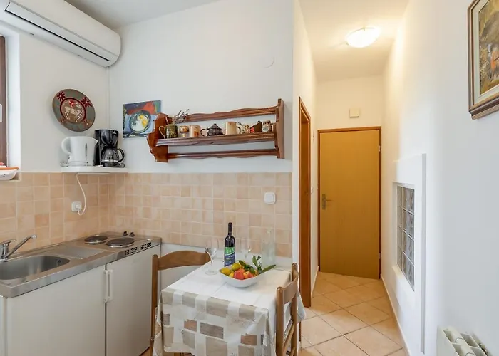 Ruzica Πανσιόν