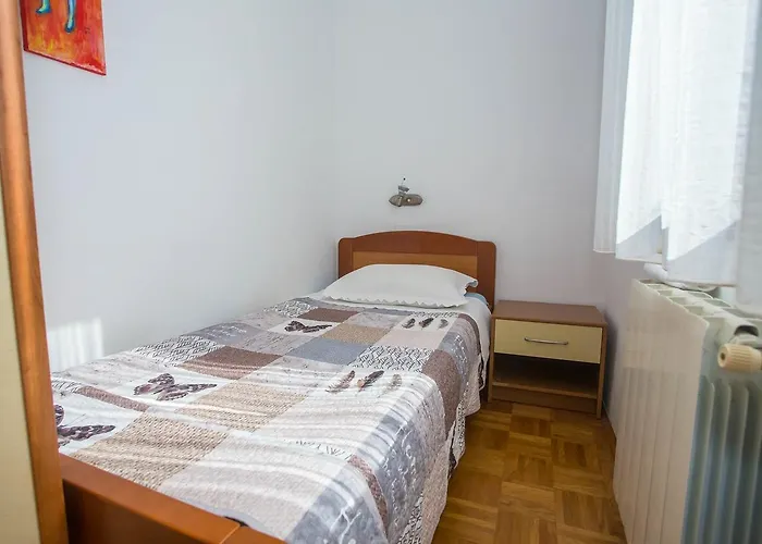 Ruzica Πανσιόν 3*